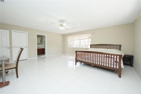 Villa ou maison à vendre à Homestead, Floride: 4 chambres, 305.74 m2 № 2152591 - photo 16
