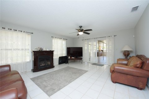 Villa ou maison à vendre à Homestead, Floride: 4 chambres, 305.74 m2 № 2152591 - photo 13