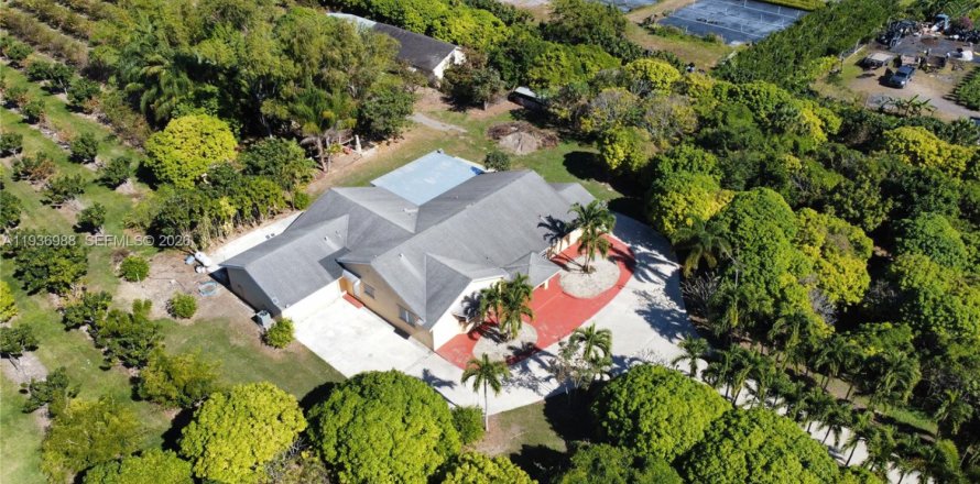 Villa ou maison à Homestead, Floride 4 chambres, 305.74 m2 № 2152591