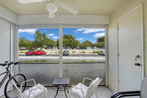 Condominio en venta en Pompano Beach, Florida, 2 dormitorios, 81.75 m2 № 2175438 - foto 16