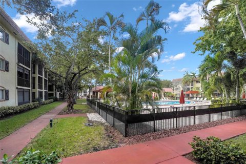 Condominio en venta en Pompano Beach, Florida, 2 dormitorios, 81.75 m2 № 2175438 - foto 30