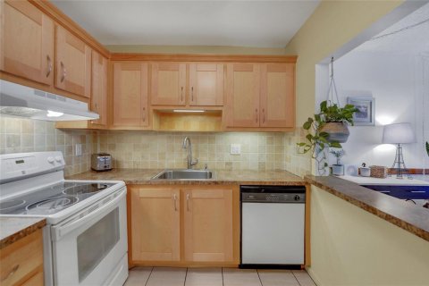 Condominio en venta en Pompano Beach, Florida, 2 dormitorios, 81.75 m2 № 2175438 - foto 2