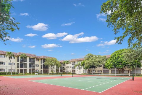 Condominio en venta en Pompano Beach, Florida, 2 dormitorios, 81.75 m2 № 2175438 - foto 27