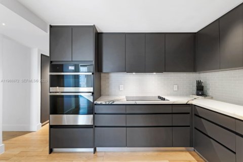 Condo in Bay Harbor Islands, Florida, 3 bedrooms  № 2029505 - photo 12