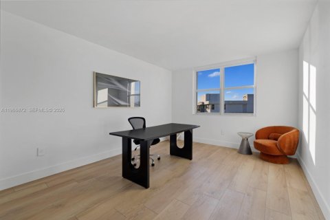 Condo in Bay Harbor Islands, Florida, 3 bedrooms  № 2029505 - photo 22