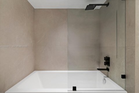 Condo in Bay Harbor Islands, Florida, 3 bedrooms  № 2029505 - photo 24