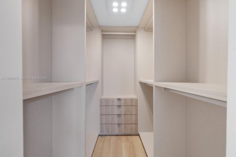 Condo in Bay Harbor Islands, Florida, 3 bedrooms  № 2029505 - photo 19