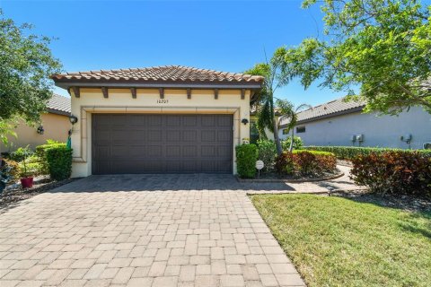 House in Palmetto, Florida 2 bedrooms, 157.75 sq.m. № 1648118 - photo 1