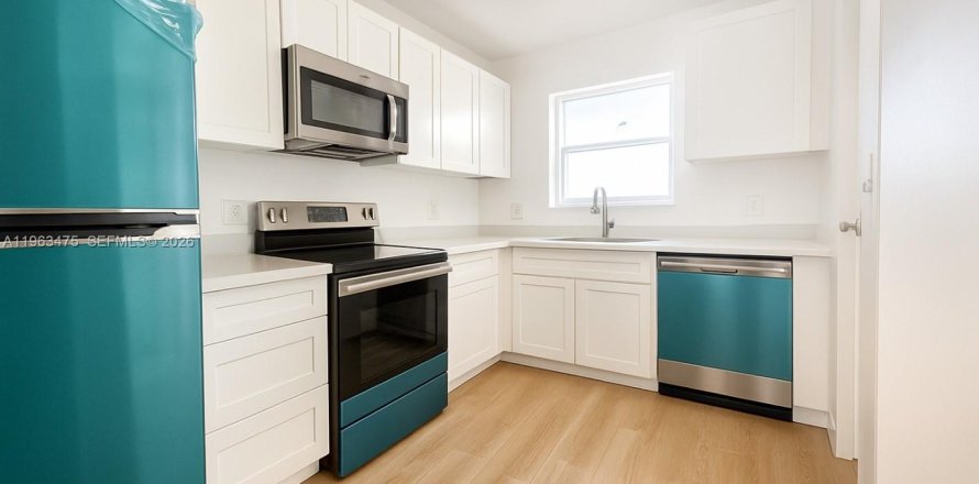 Condominio en Fort Lauderdale, Florida, 2 dormitorios  № 2025323