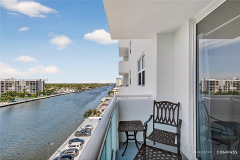 Condominio en venta en Hollywood, Florida, 1 dormitorio, 84.17 m2 № 1969218 - foto 5