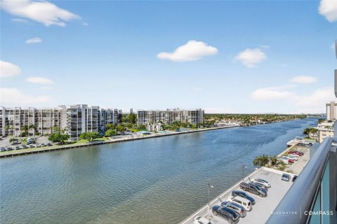 Condominio en Hollywood, Florida, 1 dormitorio  № 1969218