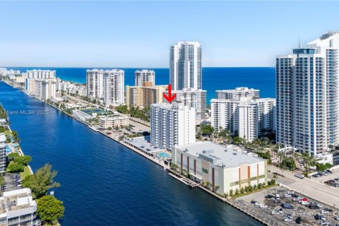Condominio en venta en Hollywood, Florida, 1 dormitorio, 84.17 m2 № 1969218 - foto 30