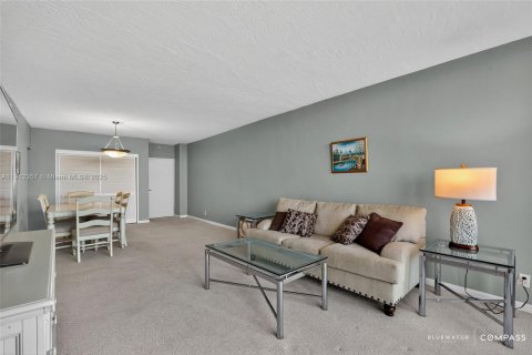 Condominio en venta en Hollywood, Florida, 1 dormitorio, 84.17 m2 № 1969218 - foto 9