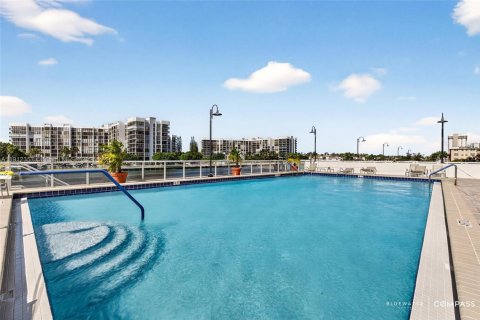 Condominio en venta en Hollywood, Florida, 1 dormitorio, 84.17 m2 № 1969218 - foto 25