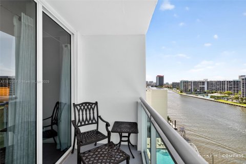 Condominio en venta en Hollywood, Florida, 1 dormitorio, 84.17 m2 № 1969218 - foto 4