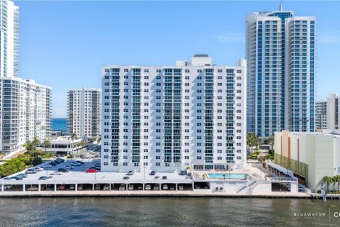 Condominio en venta en Hollywood, Florida, 1 dormitorio, 84.17 m2 № 1969218 - foto 28