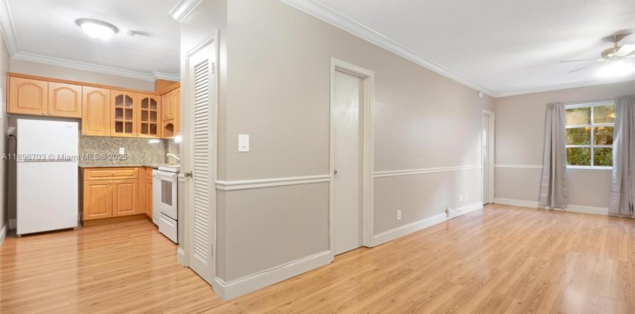 Condominio en Fort Lauderdale, Florida, 1 dormitorio № 1951117