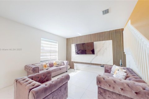 Townhouse in Homestead, Florida 3 bedrooms, 149.76 sq.m. № 1498377 - photo 14