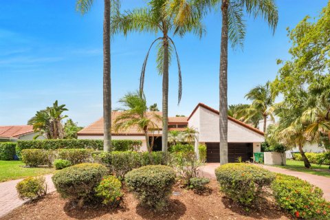 Villa ou maison à Coral Springs, Floride 4 chambres, 303.88 m2 № 2146681