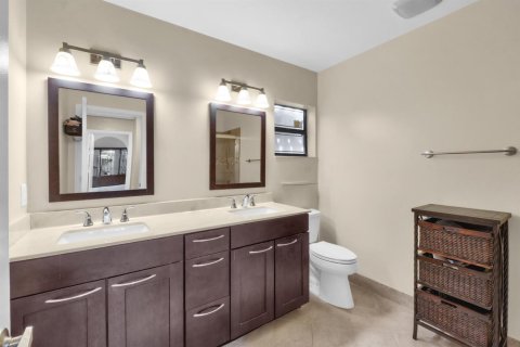 Villa ou maison à vendre à Coral Springs, Floride: 4 chambres, 303.88 m2 № 2146681 - photo 27