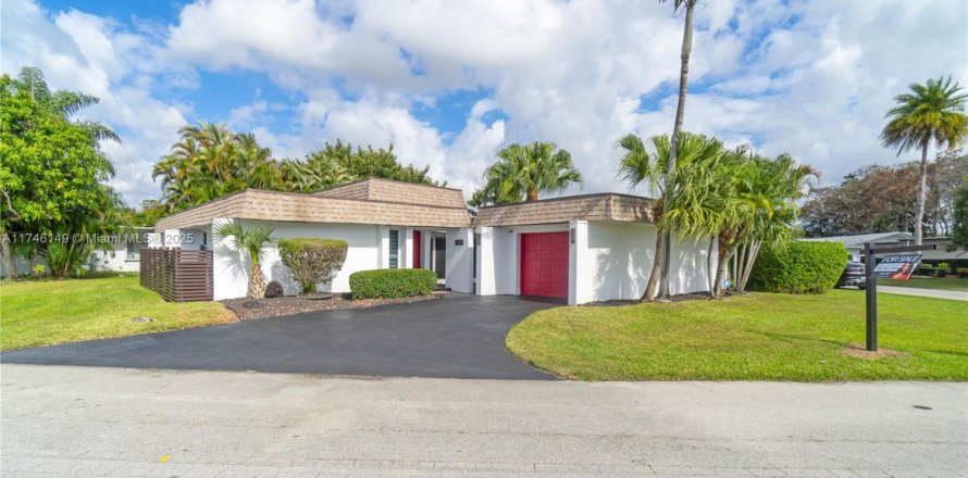 Villa ou maison à Tamarac, Floride 3 chambres, 194.44 m2 № 1935935