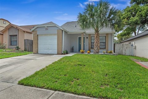 House in Apopka, Florida 3 bedrooms, 130.53 sq.m. № 2361022