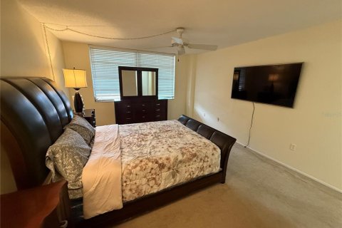 Condo in Clearwater, Florida, 2 bedrooms  № 2393482 - photo 12