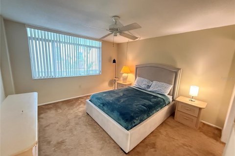 Condo in Clearwater, Florida, 2 bedrooms  № 2393482 - photo 15