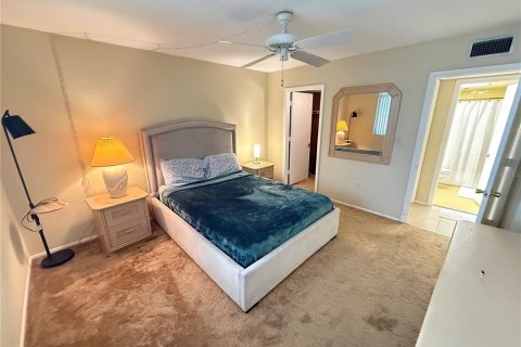 Condo in Clearwater, Florida, 2 bedrooms  № 2393482 - photo 16