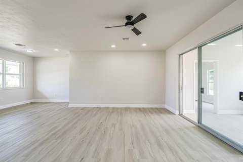 Casa en venta en Sebastian, Florida, 3 dormitorios, 178 m2 № 2382684 - foto 6