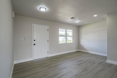 Casa en venta en Sebastian, Florida, 3 dormitorios, 178 m2 № 2382684 - foto 15