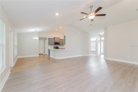 Villa ou maison à vendre à Poinciana, Floride: 4 chambres, 201.51 m2 № 2302516 - photo 5