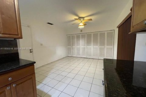 Снять в аренду виллу или дом в Майами, Флорида 3 спальни, 123.19м2, № 1989062 - фото 5