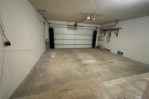 Снять в аренду виллу или дом в Майами, Флорида 3 спальни, 123.19м2, № 1989062 - фото 13