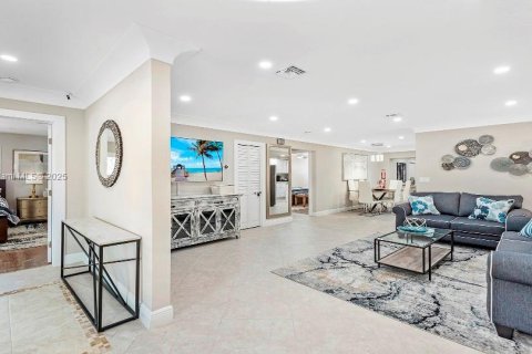 Commercial property in Fort Lauderdale, Florida 284 sq.m. № 1712443 - photo 6