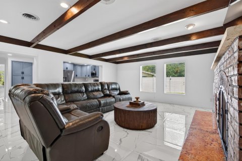 House in Fort Lauderdale, Florida 5 bedrooms, 278.71 sq.m. № 2083753 - photo 14