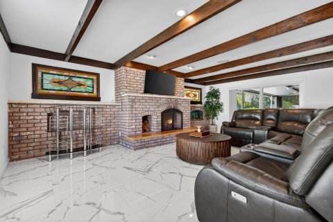 House in Fort Lauderdale, Florida 5 bedrooms, 278.71 sq.m. № 2083753 - photo 13