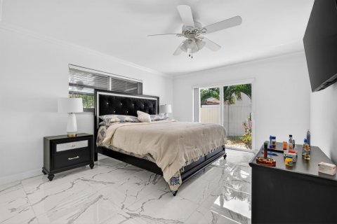 House in Fort Lauderdale, Florida 5 bedrooms, 278.71 sq.m. № 2083753 - photo 19
