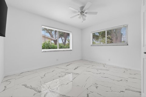 House in Fort Lauderdale, Florida 5 bedrooms, 278.71 sq.m. № 2083753 - photo 23