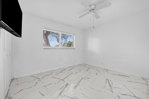 House in Fort Lauderdale, Florida 5 bedrooms, 278.71 sq.m. № 2083753 - photo 22