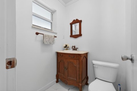 House in Fort Lauderdale, Florida 5 bedrooms, 278.71 sq.m. № 2083753 - photo 26