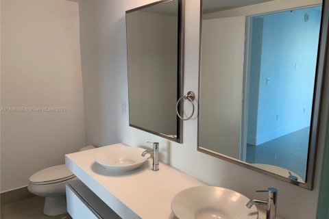 Снять в аренду кондоминиум в Майами, Флорида 3 спальни, 143.44м2, № 1802754 - фото 13