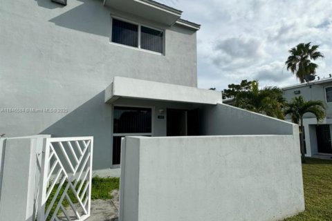 Condominio en venta en Miami, Florida, 2 dormitorios, 72.65 m2 № 2034391 - foto 2