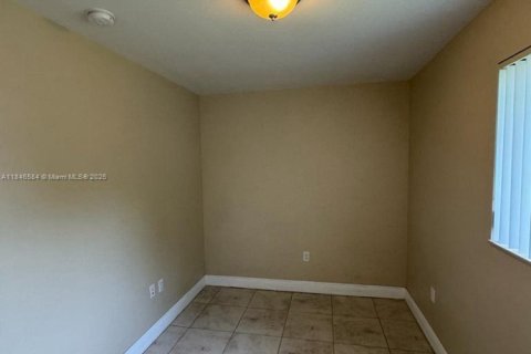 Condominio en venta en Miami, Florida, 2 dormitorios, 72.65 m2 № 2034391 - foto 16