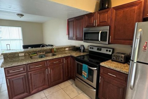 Condominio en venta en Miami, Florida, 2 dormitorios, 72.65 m2 № 2034391 - foto 12