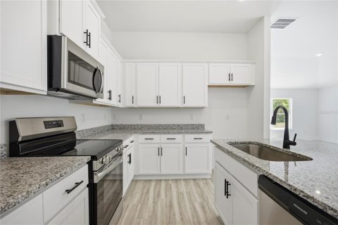 House in Alachua, Florida 4 bedrooms, 151.9 sq.m. № 2094888 - photo 8