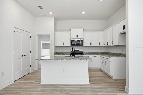 House in Alachua, Florida 4 bedrooms, 151.9 sq.m. № 2094888 - photo 9