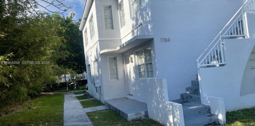 Condominio en Miami Beach, Florida, 1 dormitorio № 2026055