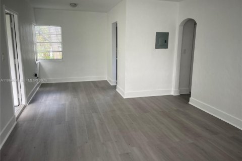 Condominio en alquiler en Miami Beach, Florida, 1 dormitorio, 58.53 m2 № 2026055 - foto 3