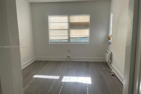 Condominio en alquiler en Miami Beach, Florida, 1 dormitorio, 58.53 m2 № 2026055 - foto 5